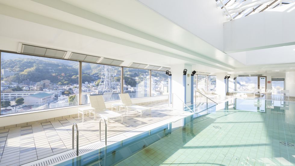 一年中楽しめる屋内温水プール