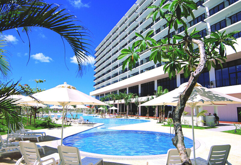 全長70ｍのガーデンプール