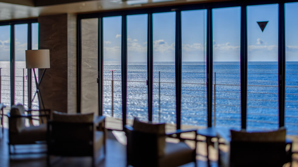 展望ラウンジ「濤の音」