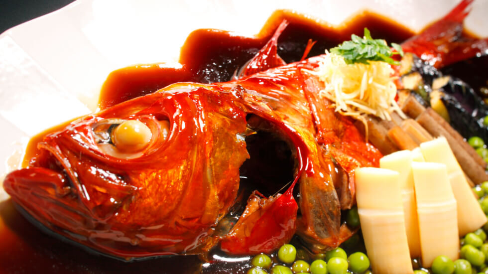 一年を通して脂が乗った「金目鯛の煮付け」