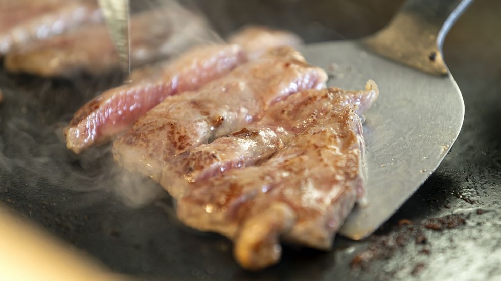 ライブキッチンにはステーキも