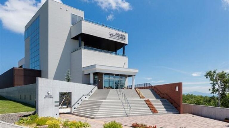 天都山＆オホーツク流氷館｜網走の名勝で絶景を楽しみ、臨場感のある展示から流氷の“今”を感じよう