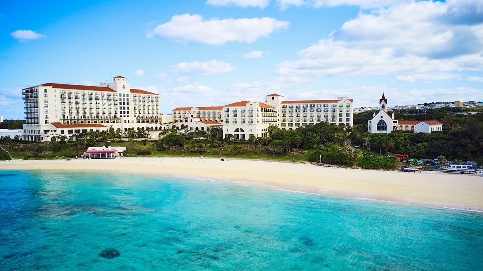 ホテルの前に広がるニライビーチ