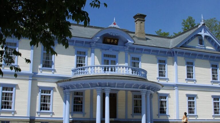 「豊平館」札幌・中島公園すぐ、明治13年建築の重要文化財を見に行こう