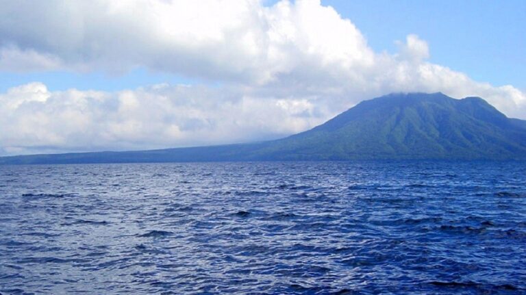 支笏湖観光、札幌から車で1時間の湖を遊ぶ