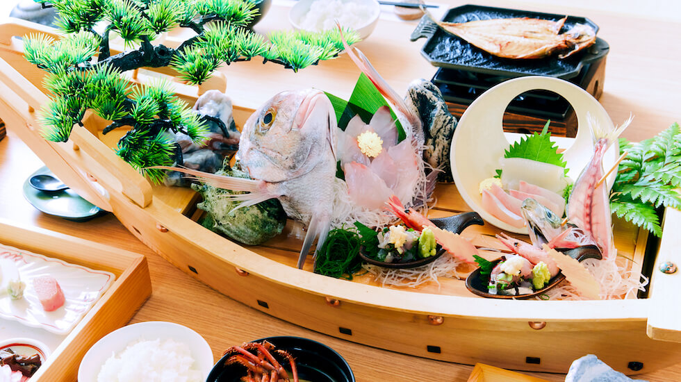 朝から豪華な舟盛りを!