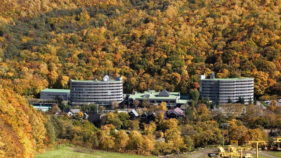 小樽朝里クラッセホテル_秋の外観