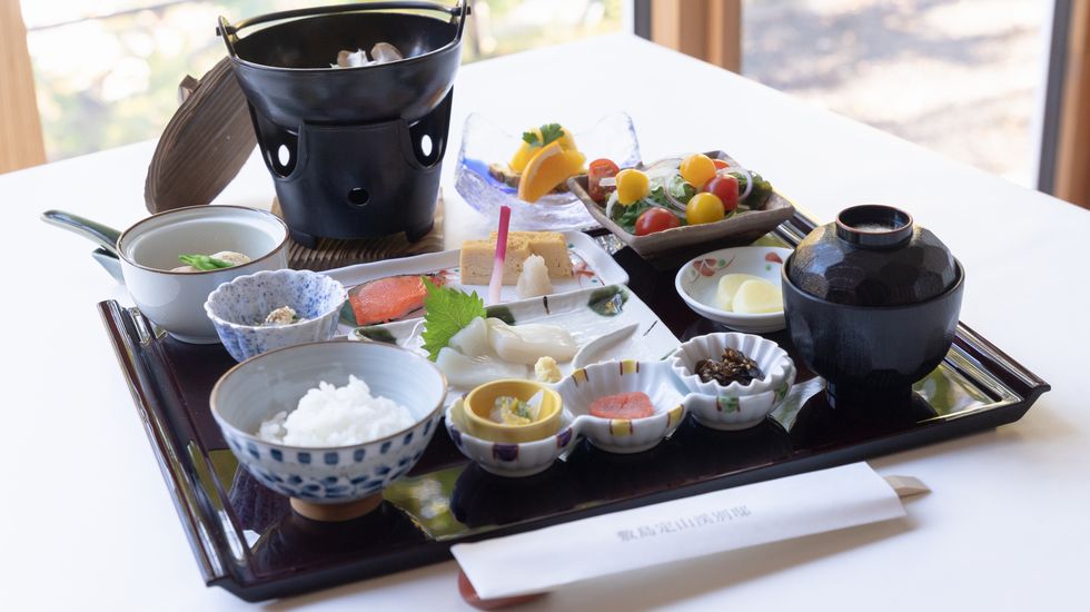 一日の始まりは味わい豊かな和食御膳