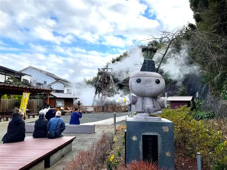 吹き上がる大迫力の霊泉！東伊豆のホットスポット“河津・峰温泉大噴湯”