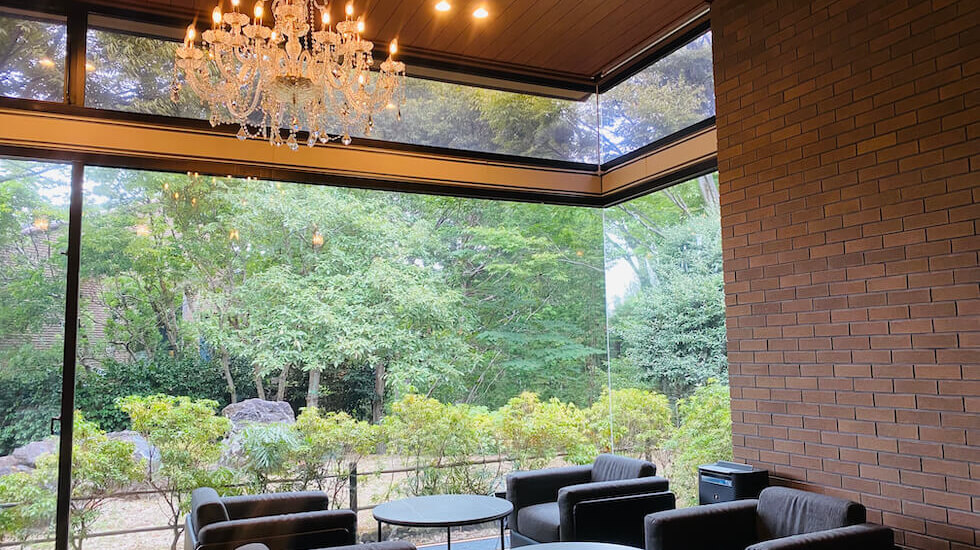 開放感あふれるラウンジスペース