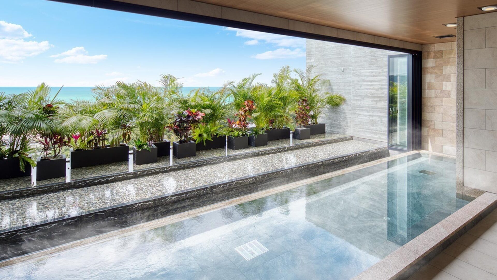 大浴場やサウナ、エステ。日常から離れて心身をリフレッシュ