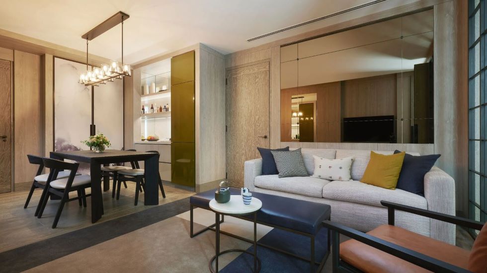 高級感ある調度品と広々とした造りの客室で贅沢なひとときを