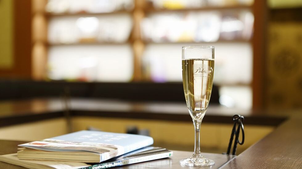 1階リビング　セルフのフリードリンクコーナー