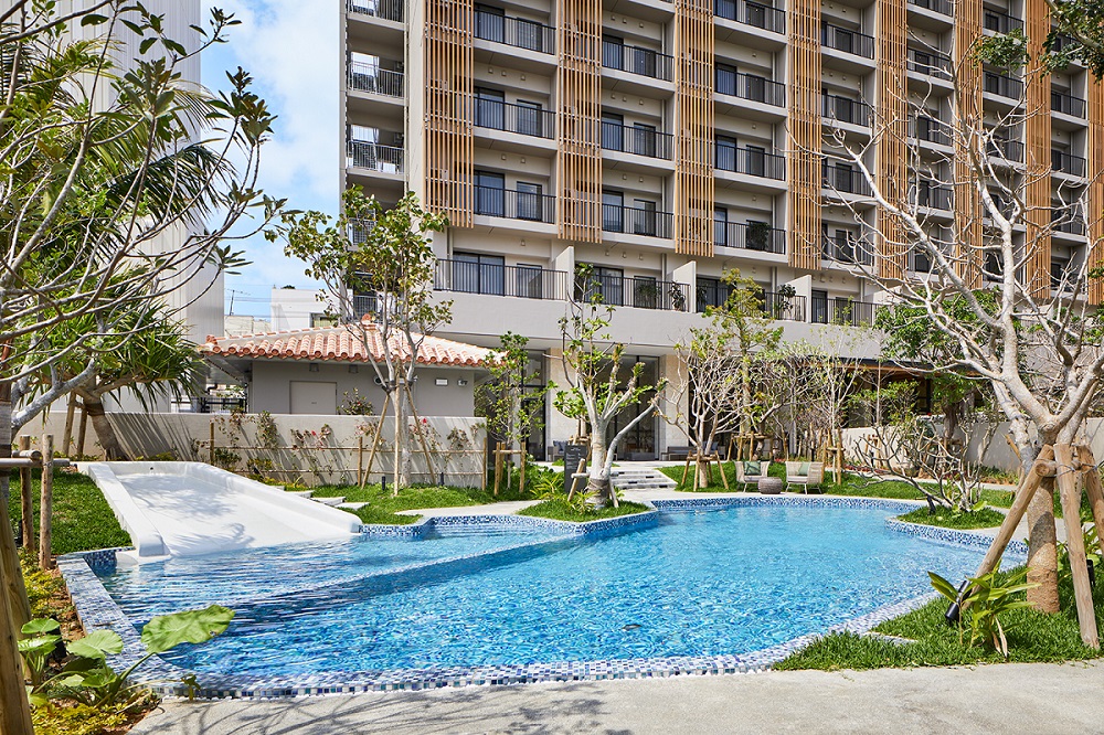 約14mの屋外プール