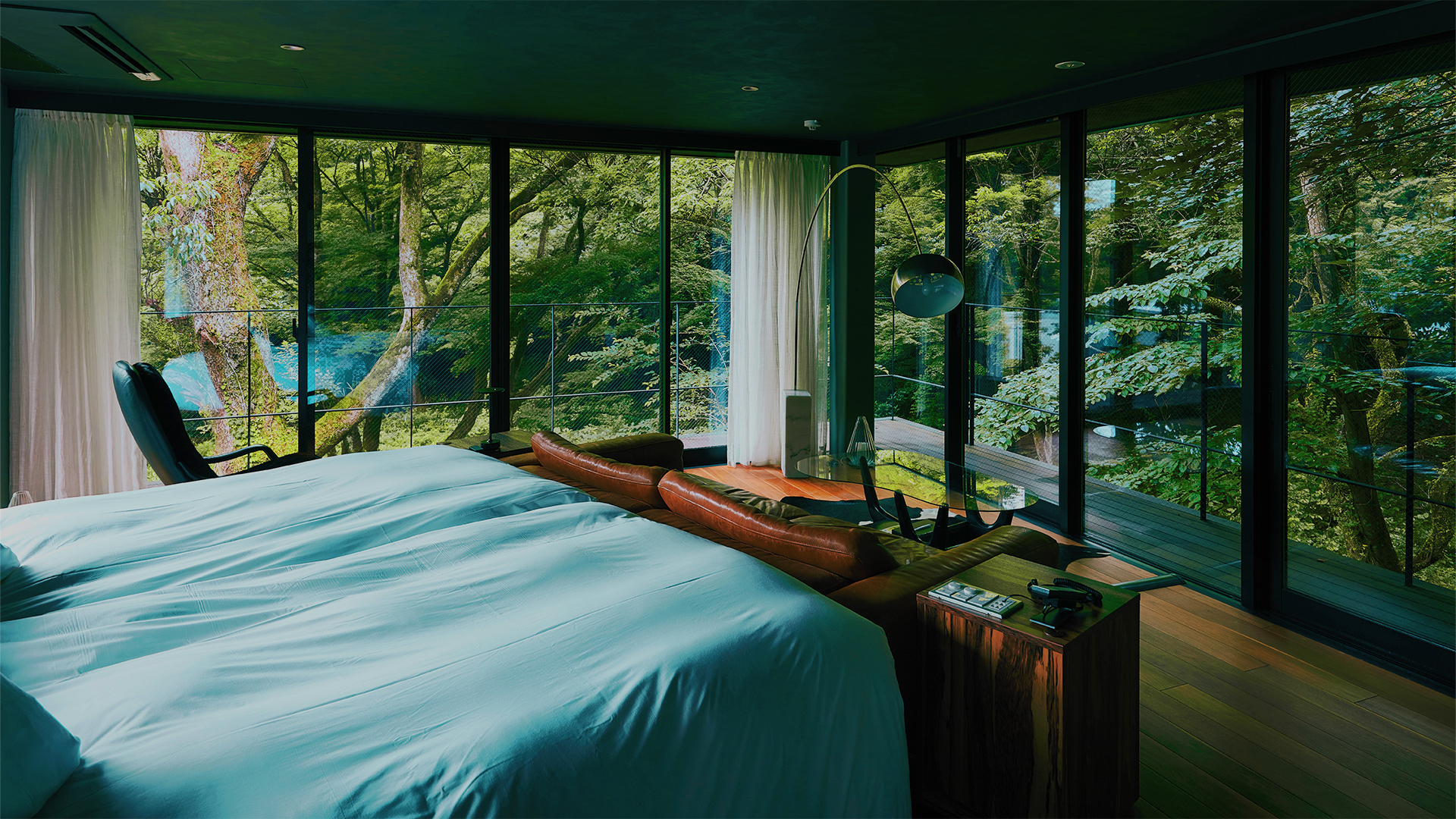 ペルシャパルヴィーズカシュクリ玄関90×60ナチュラルブラウン風景