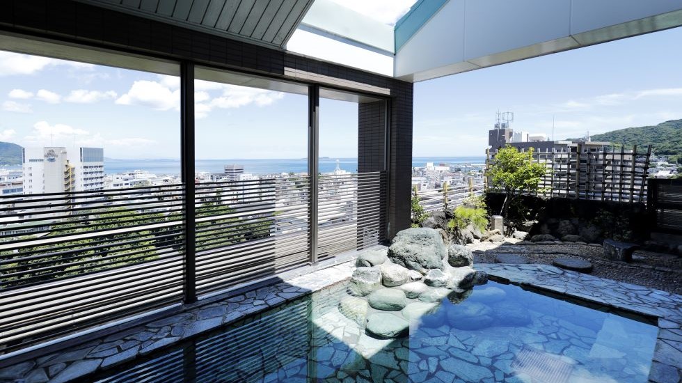 見渡す限り、絶景。眺望に心奪われる温泉展望大浴場