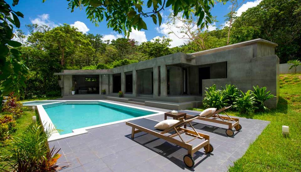 全客室に設置されている10m×4mのプライベートプール