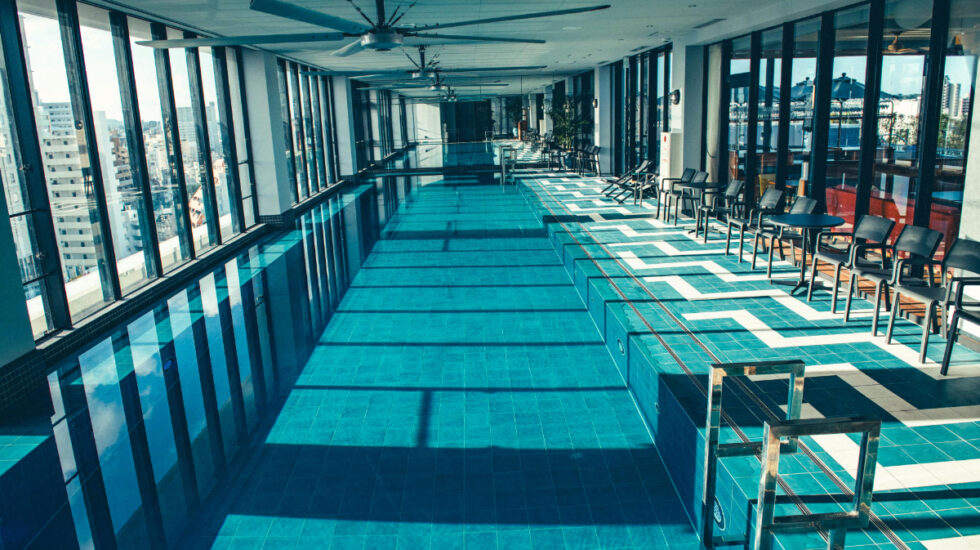 開放感溢れるプール