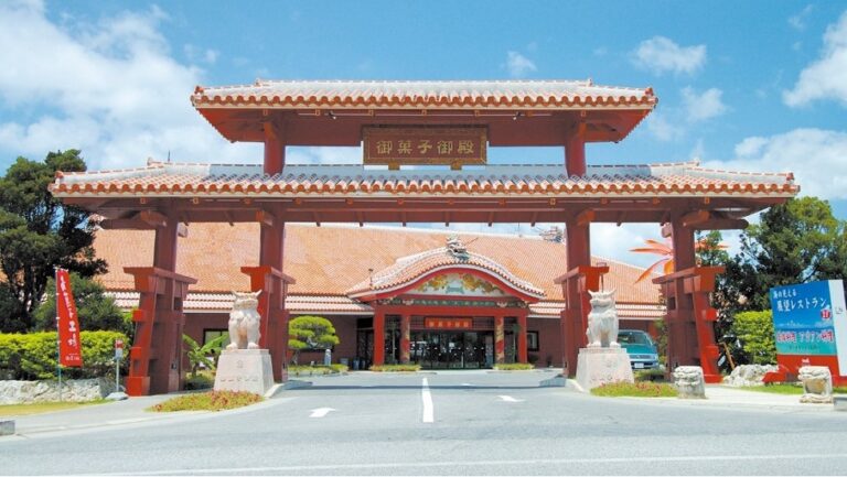 御菓子御殿 恩納店｜「紅いもタルト」で有名な菓子会社