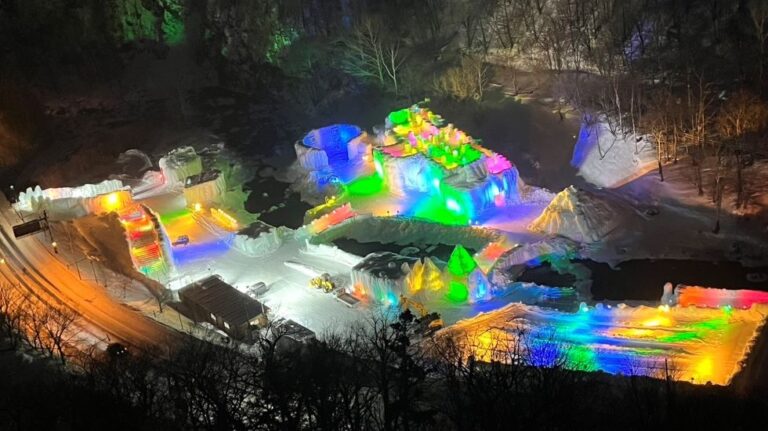 層雲峡温泉氷瀑まつり
