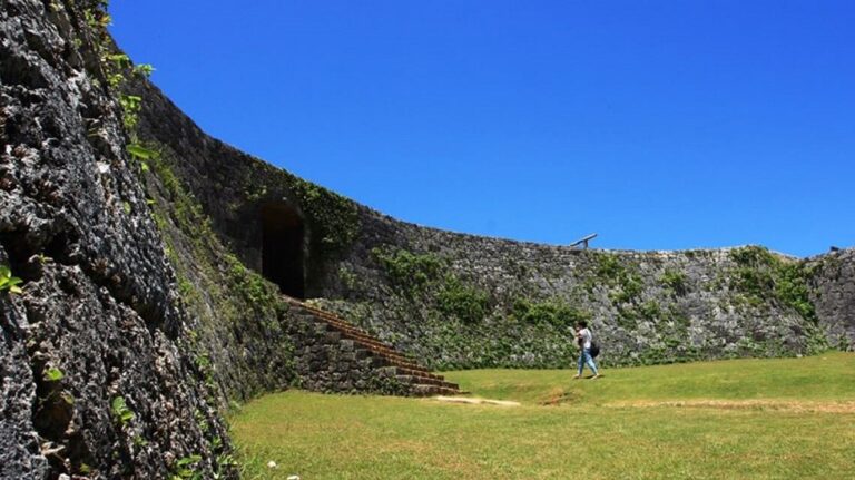 世界遺産・座喜味城跡 移り変わる美しい景色を眺めよう