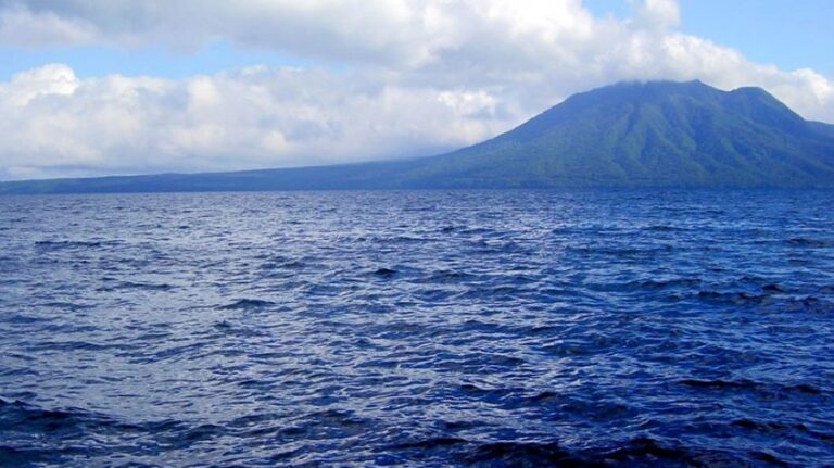 支笏湖観光、札幌から車で1時間の湖を遊ぶ