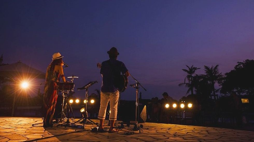 プールサイドライブ