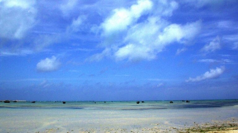 佐和田の浜（さわだのはま）｜「日本の渚100選」に選ばれた伊良部島のビーチ