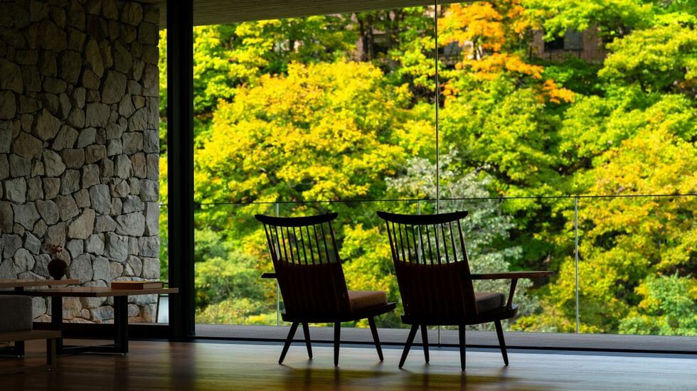 川のせせらぎを間近に過ごすスモールラグジュアリーホテル