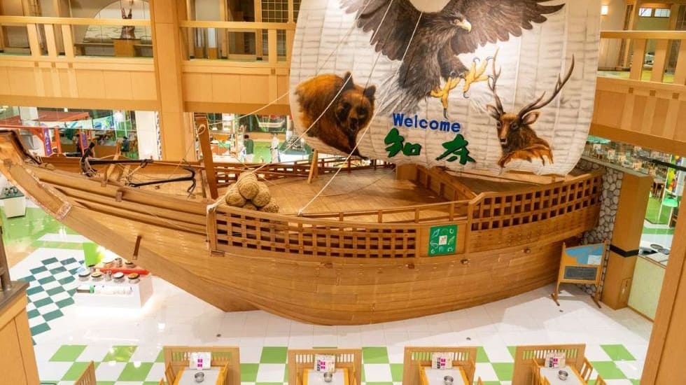 寿司に天ぷら、ラーメンも。「マルスコイ」の夕食に心躍る