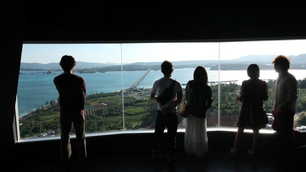 海抜82メートルの高さの展望塔から一望