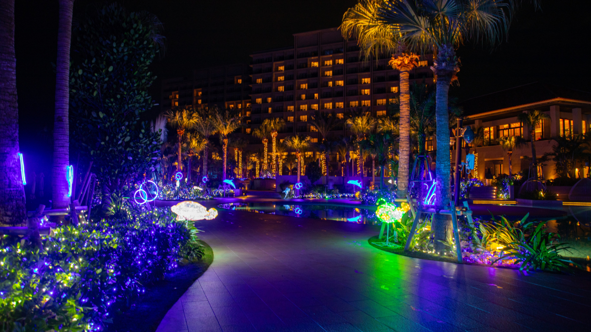 散策して楽しめる「プールエリア」