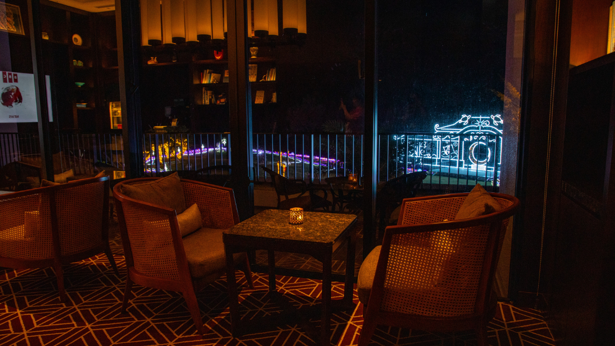 イルミネーションを間近に感じられるクラブラウンジ