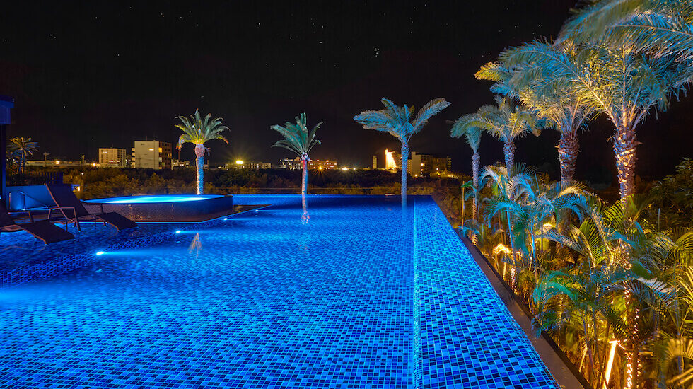 seven × seven 石垣_インフィニティプール夜