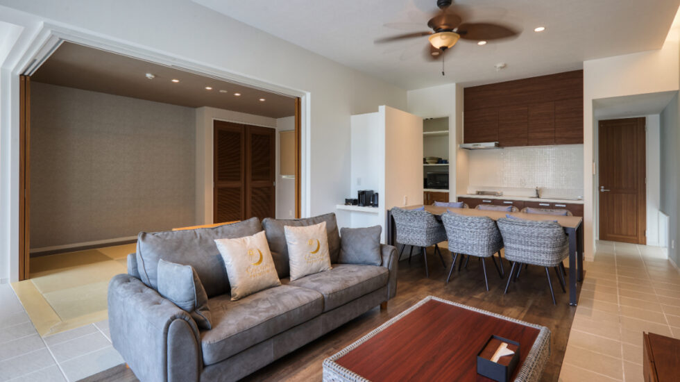 スイートプールヴィラのリビングルーム