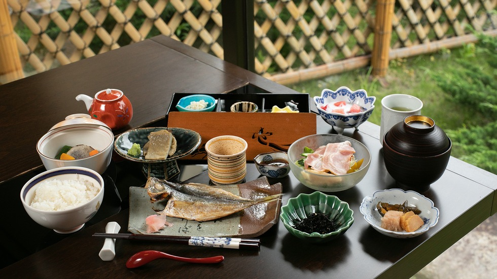 朝食