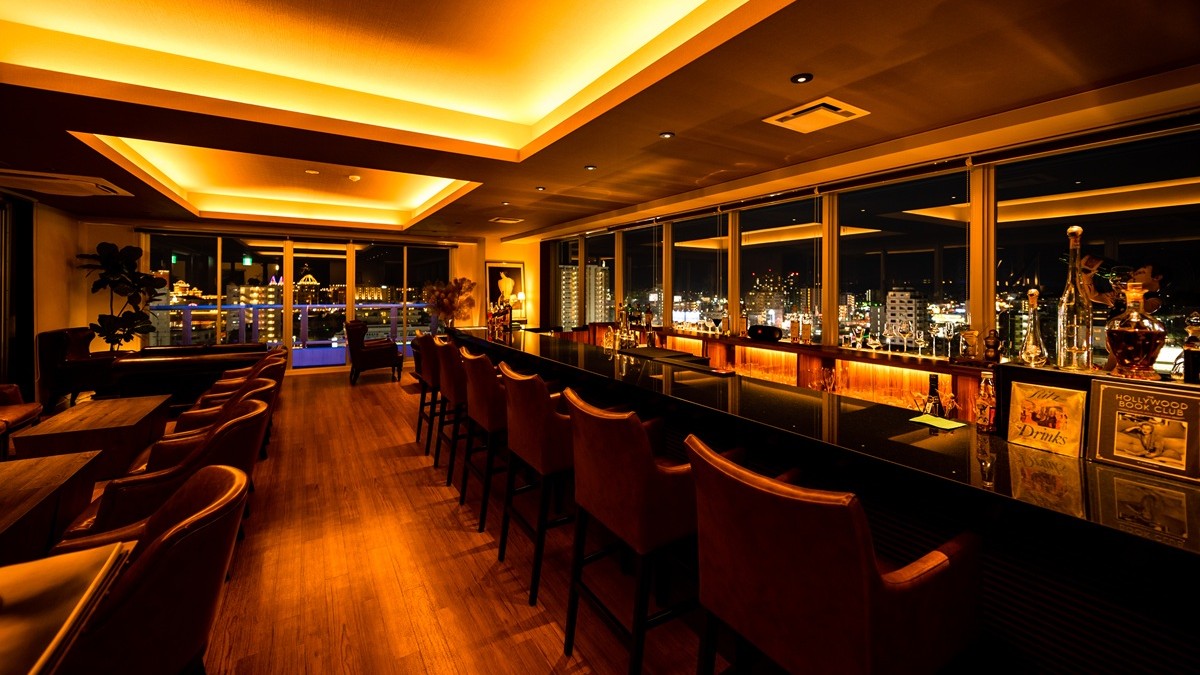 アクアパレス北谷内にあるBARの全景