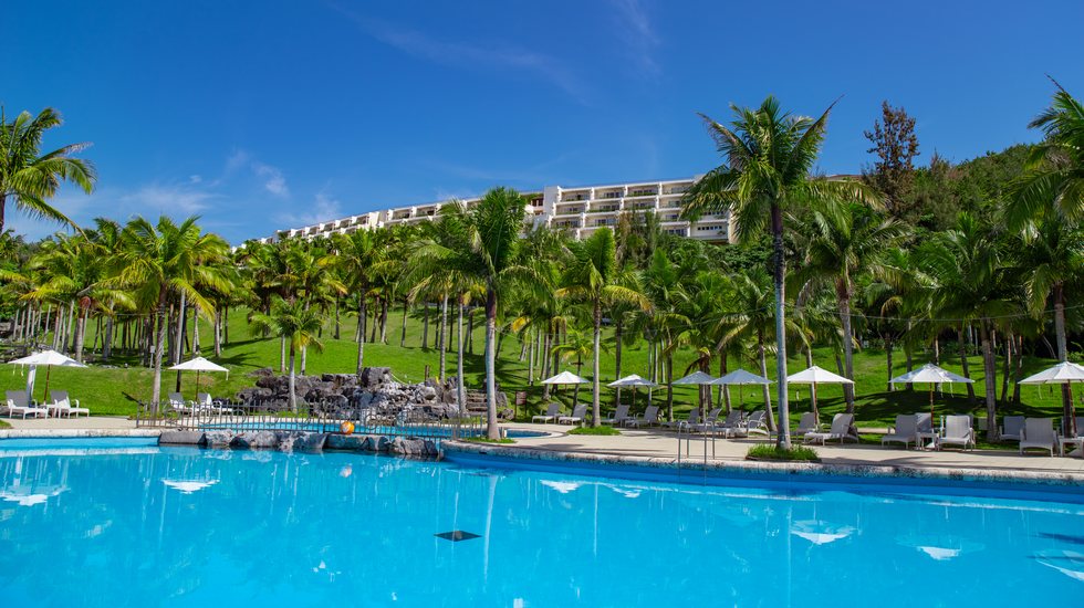 ビーチサイドプール