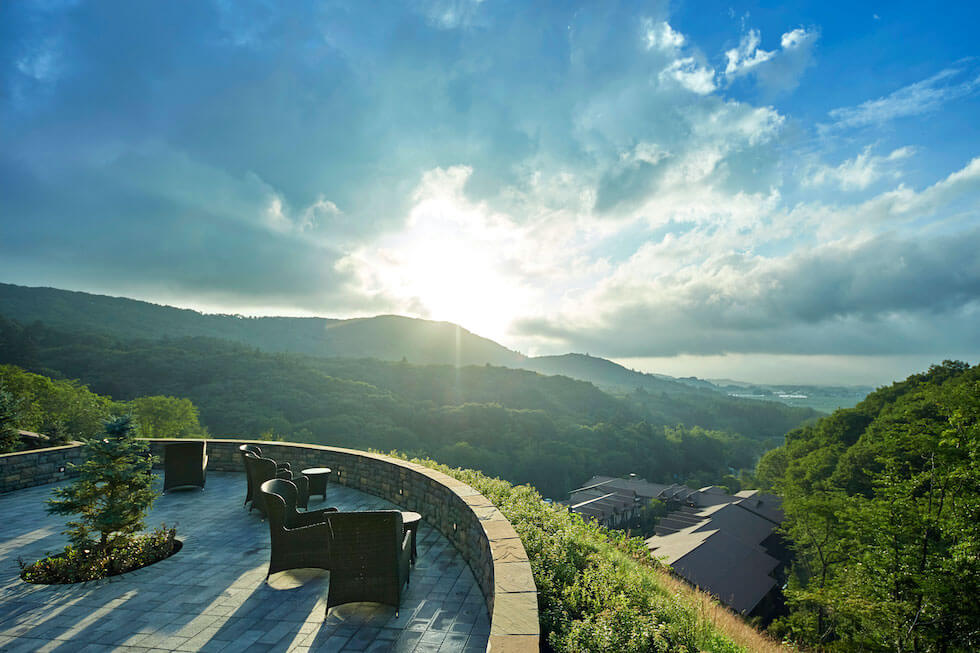 軽井沢の広大なリゾートで過ごす自然と美食の休日