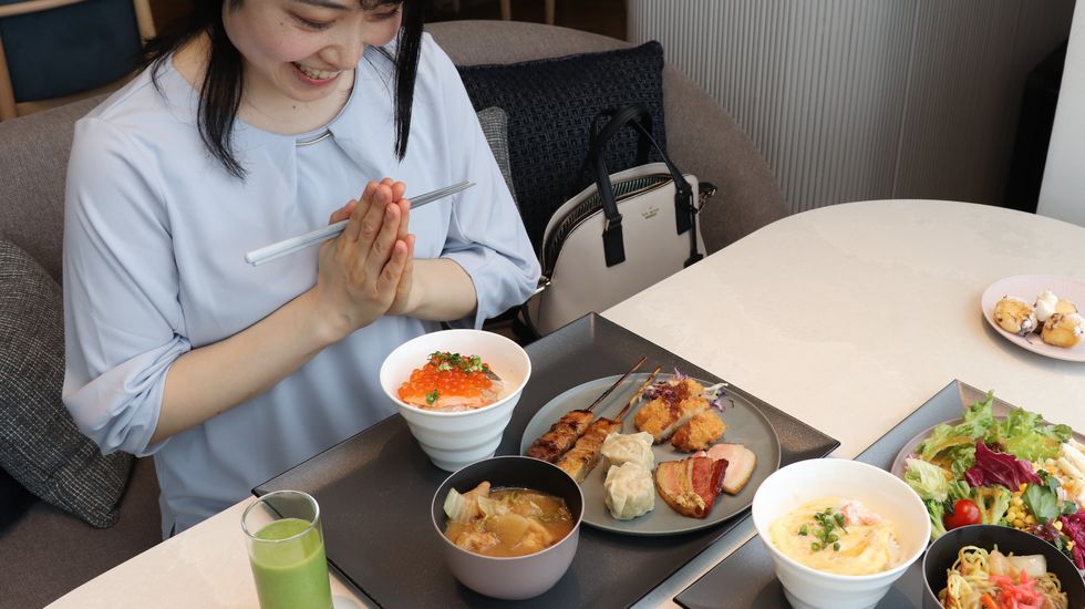 SAPPORO STREAM HOTEL_たびらいスタッフ、朝食実食シーン