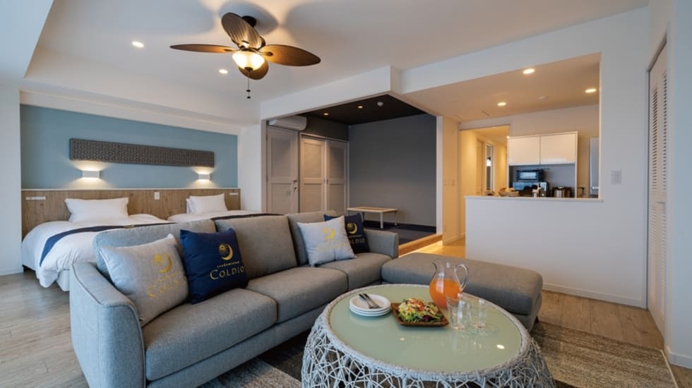 本館リビングダイニング