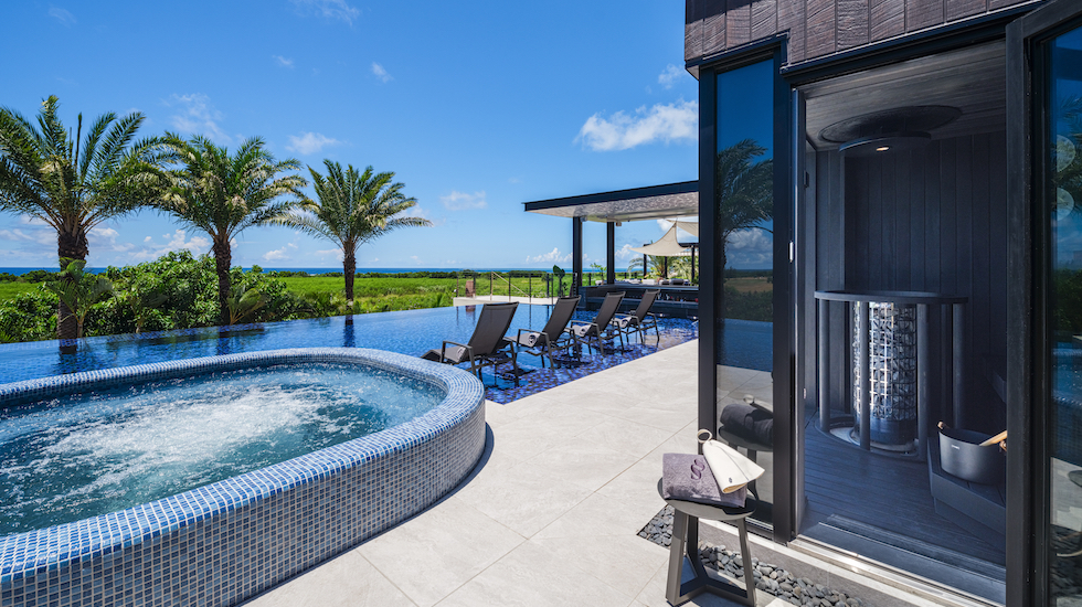 seven x seven石垣_ジャグジーとアッパーサウナ