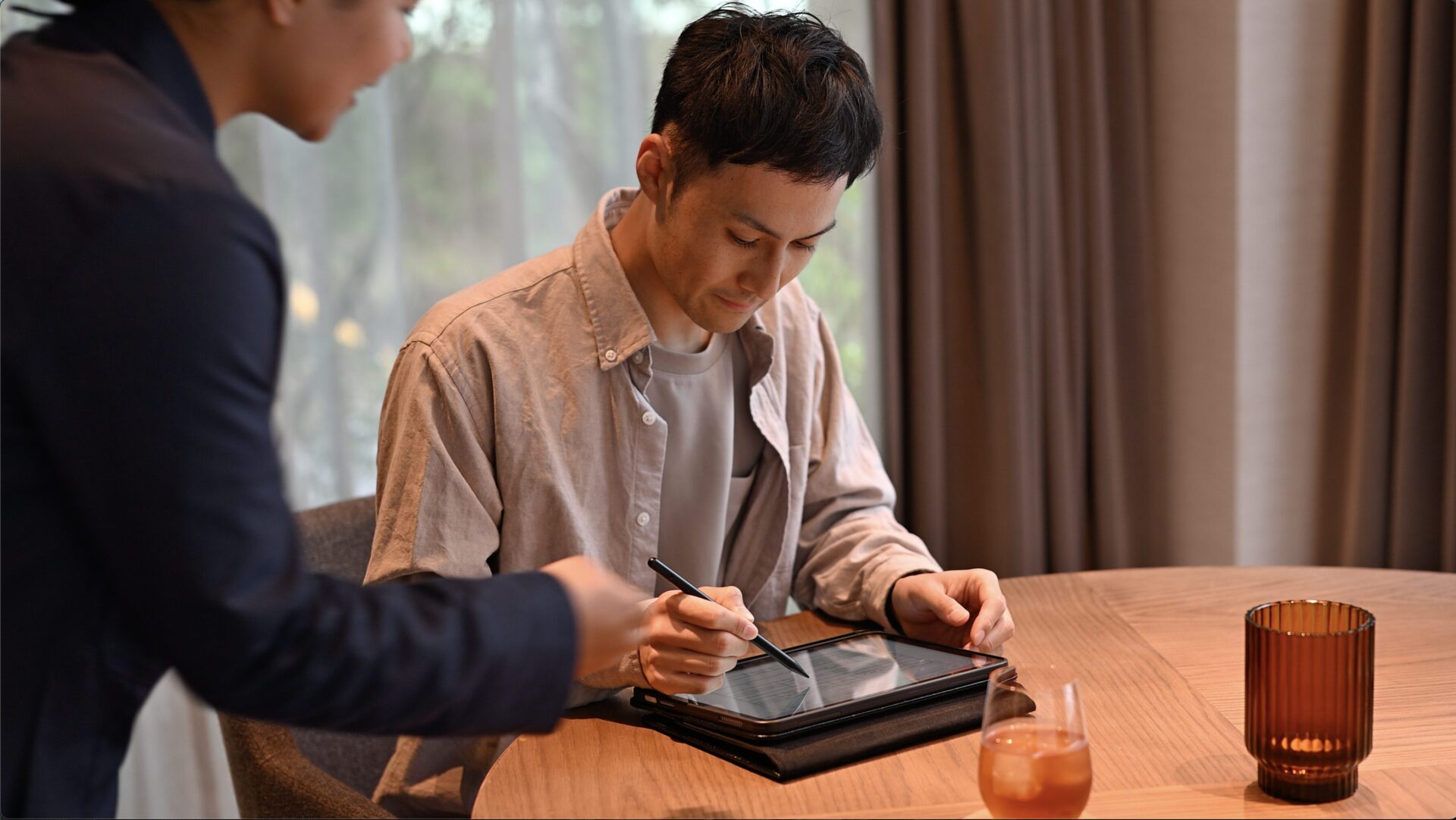 川ノ音_受付する様子