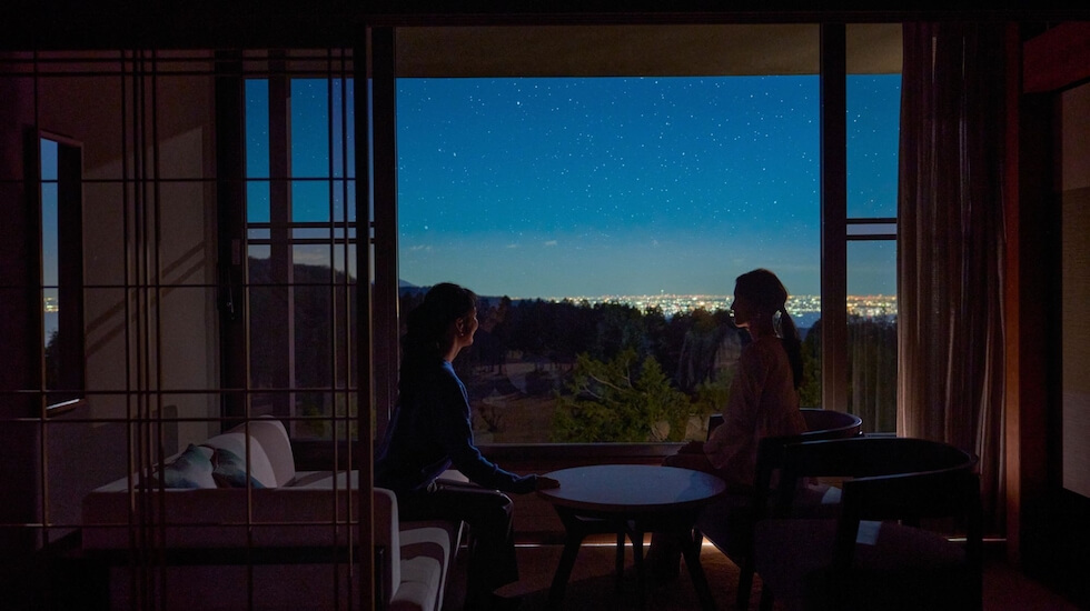 箱根湯の花プリンス_夜の客室から見える星空の絶景