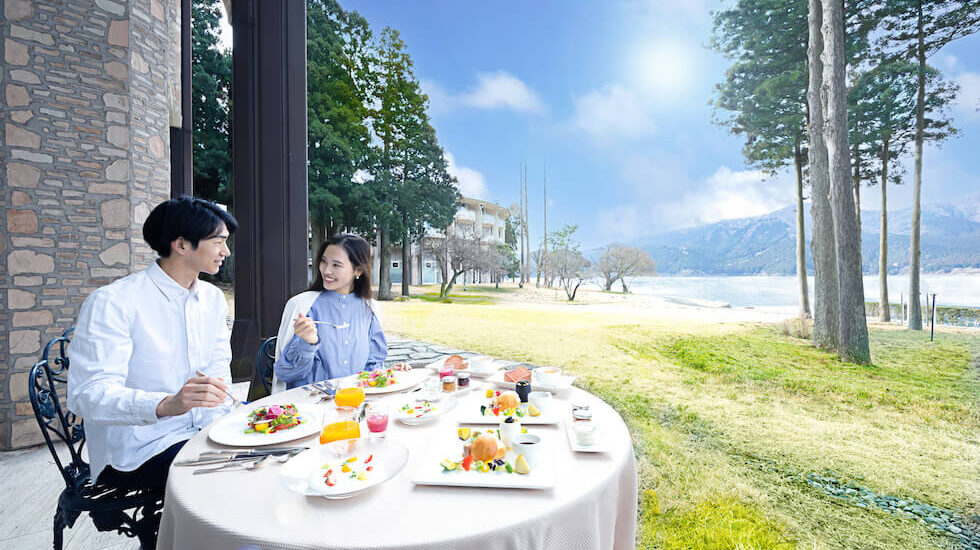 ザ・プリンス 箱根芦ノ湖_ロイヤルブレックファスト_テラスイメージ