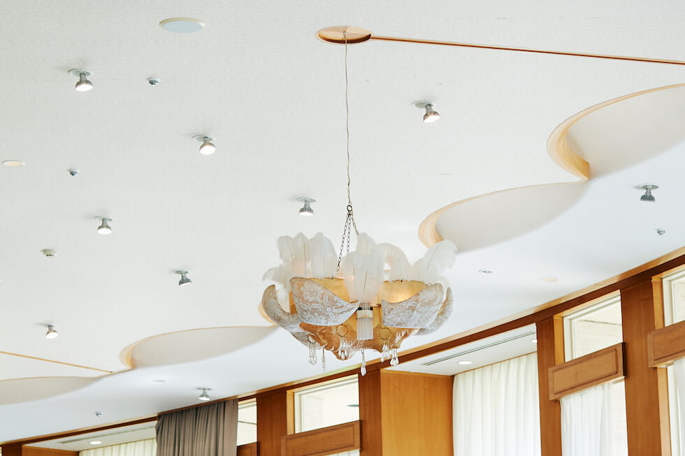 ザ・プリンス箱根芦ノ湖_ル・トリアノンの人面の照明