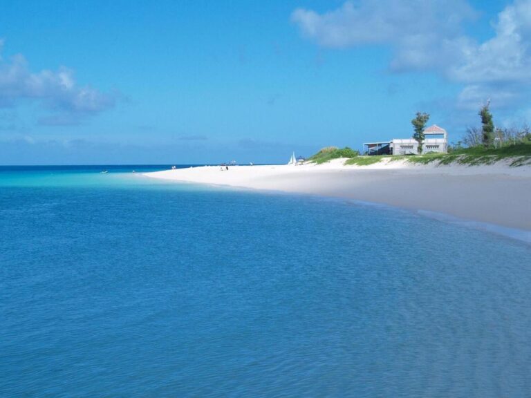 与那覇前浜（よなはまえはま）｜全長7キロ、東洋一の白い砂浜