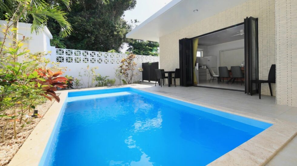 離宮・別館のプール