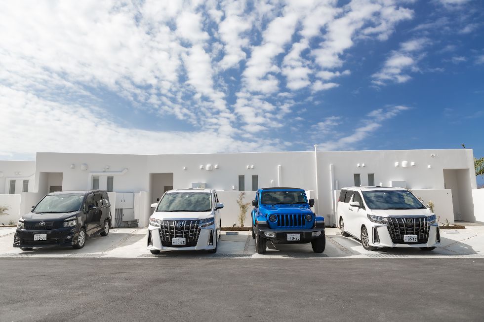 レンタカーはアルファードやJeepの限定車
