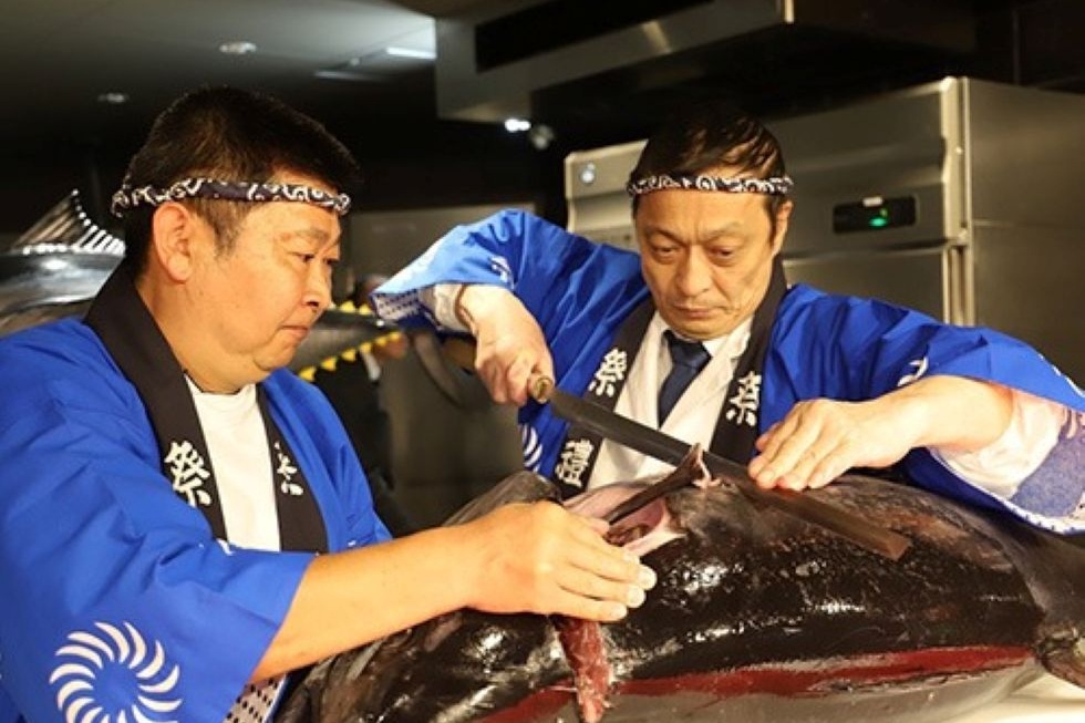 マグロ解体ショー